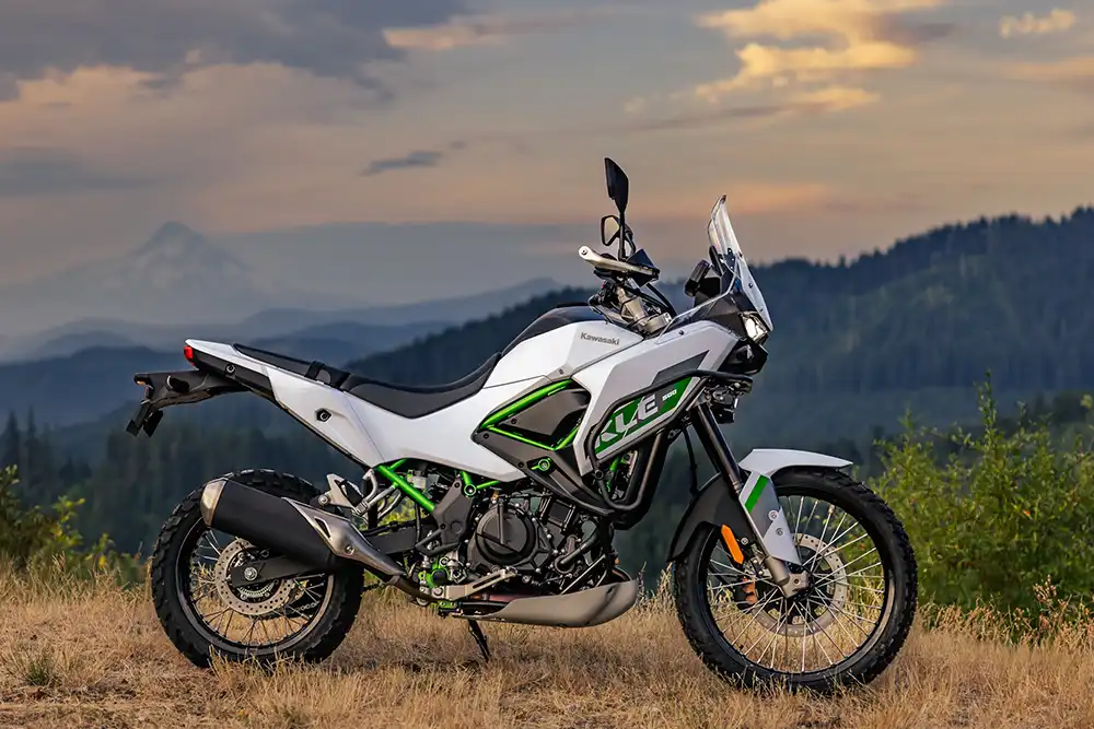 Die KLE 500 hat Kawasaki deutlich stärker als bisher auf Adventure-Bike gebürstet. Foto: Kawasaki 
