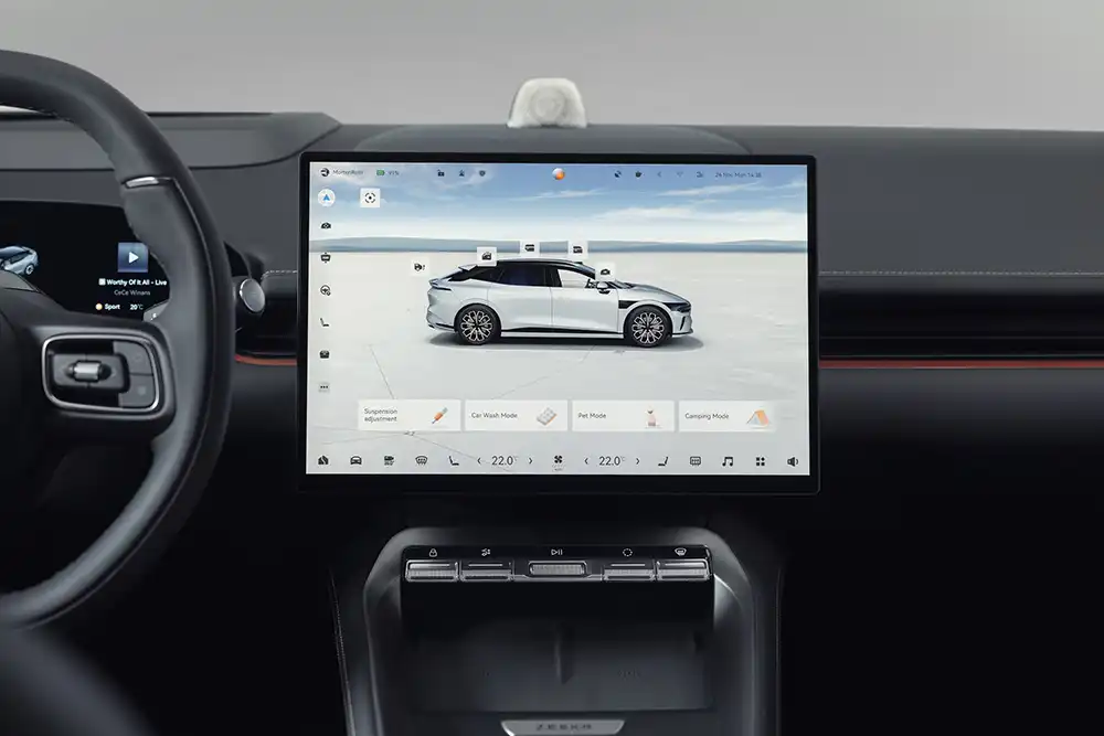 Zeekr 7GT: In der Armaturenbrettmitte ist zudem ein großer Touchscreen. Foto: Zeekr