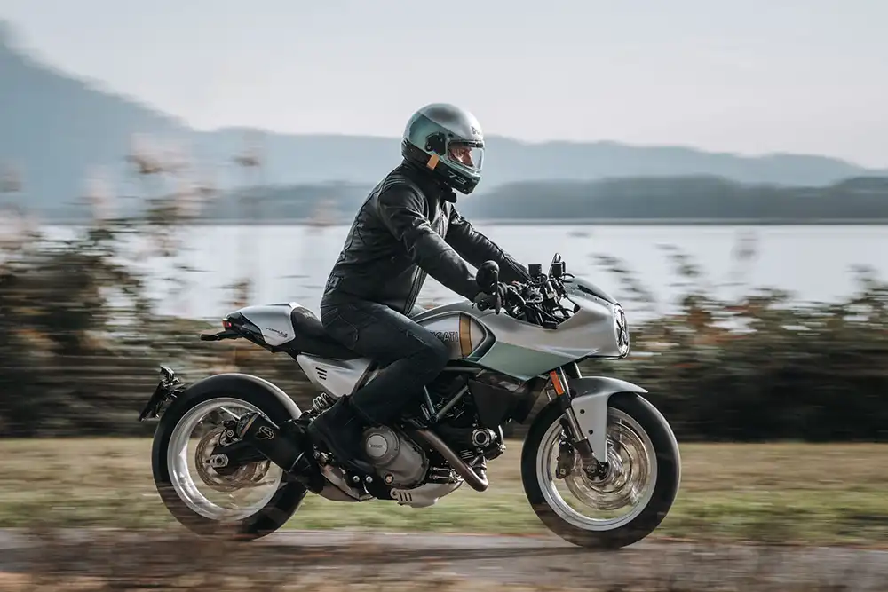 Mit ihrer Halbschale sieht die Formula 73 wie ein Motorrad aus den 60er und 70er Jahren aus. Foto: Ducati