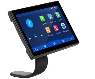 Der 69 Euro teuren Lescars IPS-HD-Touchscreen CAS-5065 bringt Carplay und Android Auto in alte Autos. Foto: Pearl GmbH