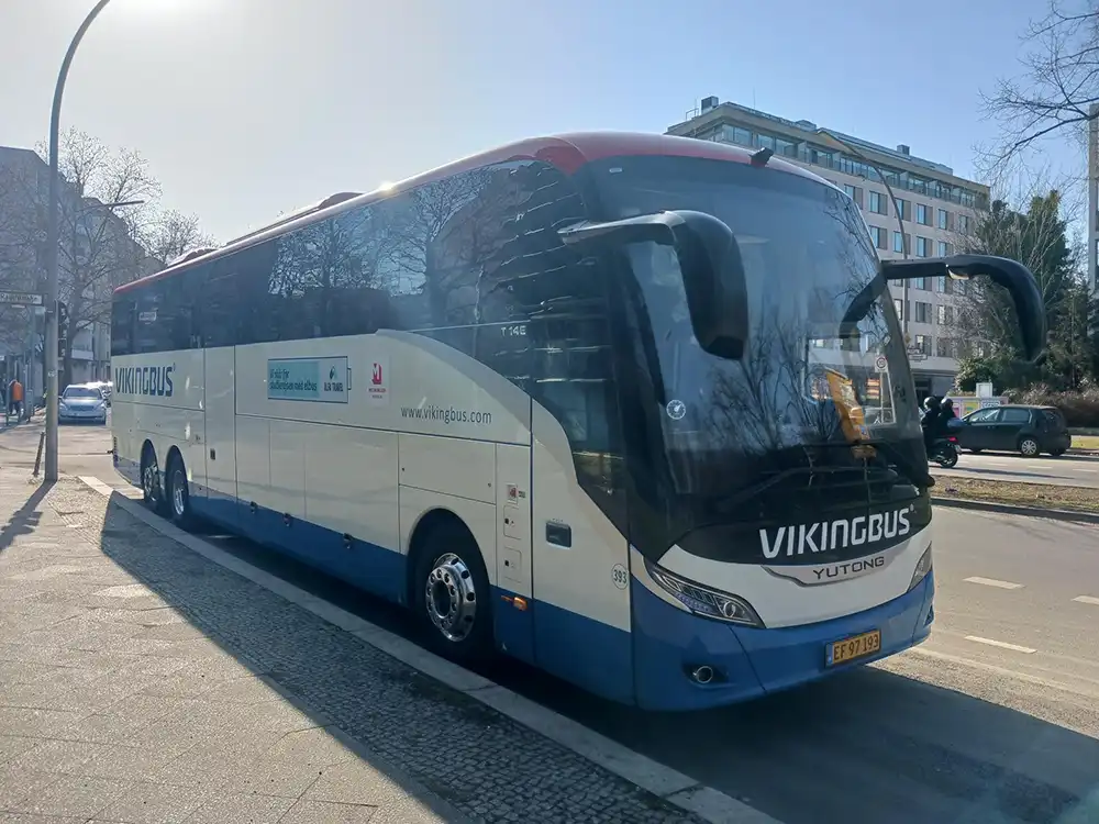 Ladeanschlüsse gibt es zwei am Fahrzeug, die Ladeleistung liegt bei jeweils bis zu 300 Kilowatt. Foto: Haiko Prengel/SP-X