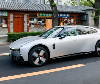 Der Xpeng P7 ist so etwas wie die Blaupause dafür, wie schnell chinesische Hersteller beim Thema Assistenzsysteme davonziehen. Foto: Xpeng