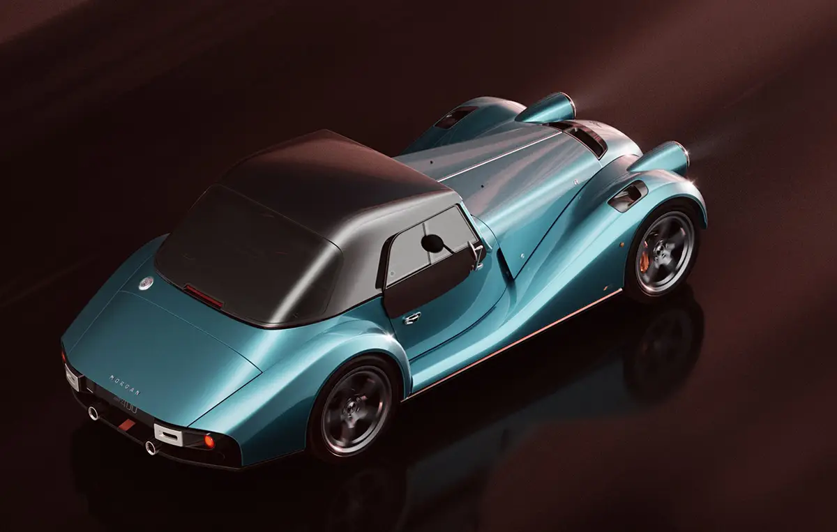 Draufsicht auf das Heck des Morgan Supersport 400 mit Fokus auf die geschwungenen Kotflügel und das kompakte Design.