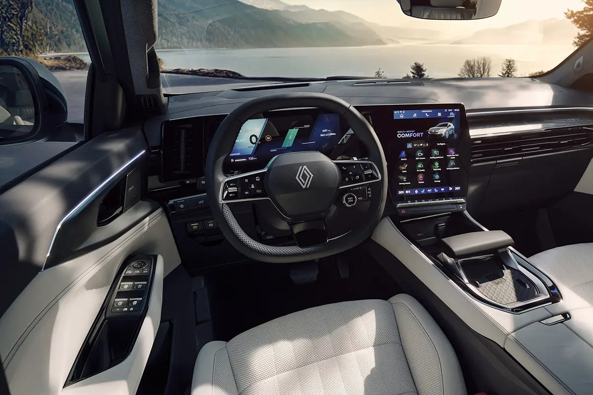 Das moderne Interieur des Renault Espace mit OpenR Link Display, hochwertiger Verarbeitung und hellem Ambiente.