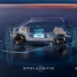 Eine futuristische, halbtransparente Röntgen-3D-Visualisierung eines kompakten Elektrofahrzeugs auf dunkelblauem Untergrund, die die Sensoren und die Batteriearchitektur für fahrerlose Robotaxis zeigt. Am unteren Bildrand sind die Logos der Kooperationspartner Uber, Stellantis und Wayve abgebildet.
