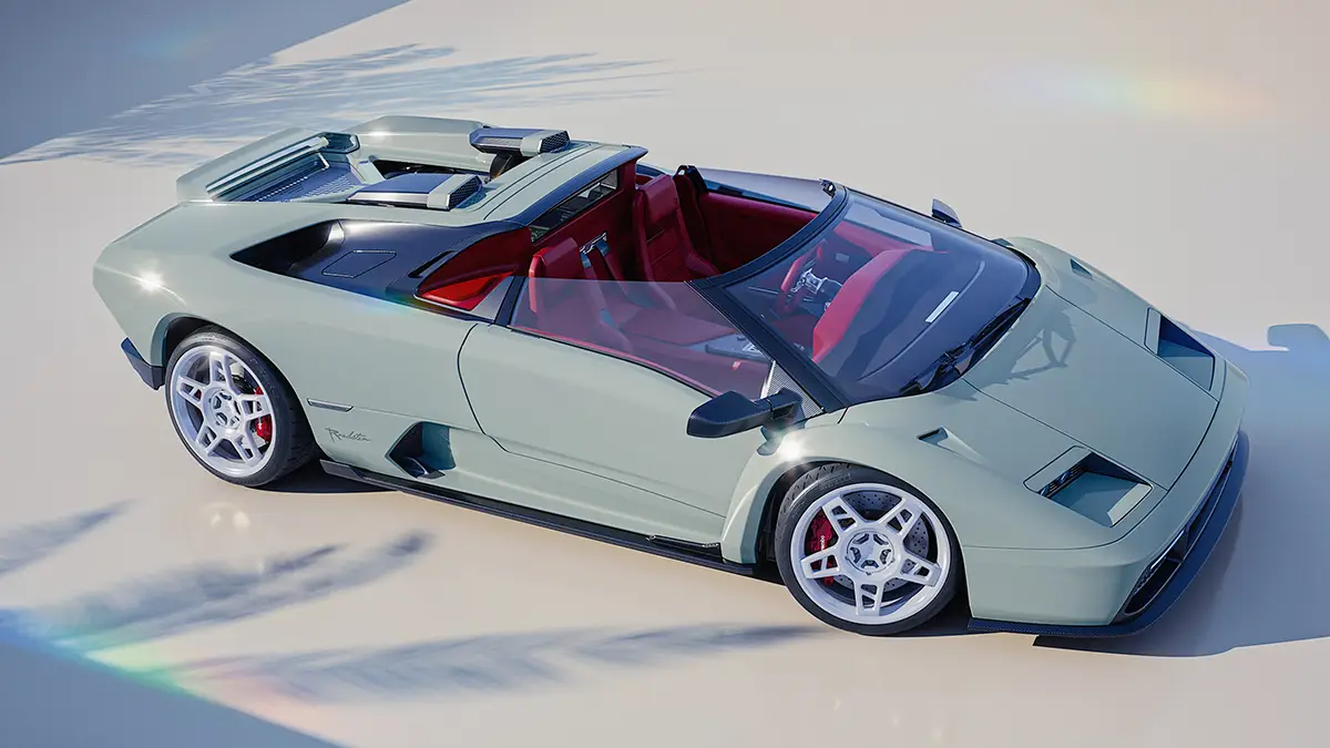Seitenansicht der flachen Front und Windschutzscheibe des Eccentrica V12 Roadster mit geöffnetem Dach.